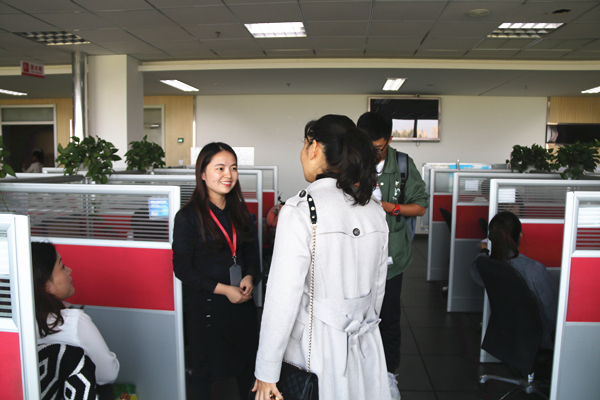 发现新时代的淄博经济建设之美 ——工商管理系组织参观太平洋保险公司