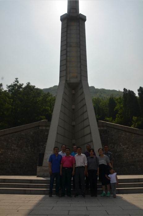 走进黑铁山,弘扬革命先烈精神——后勤党支部主题党日活动