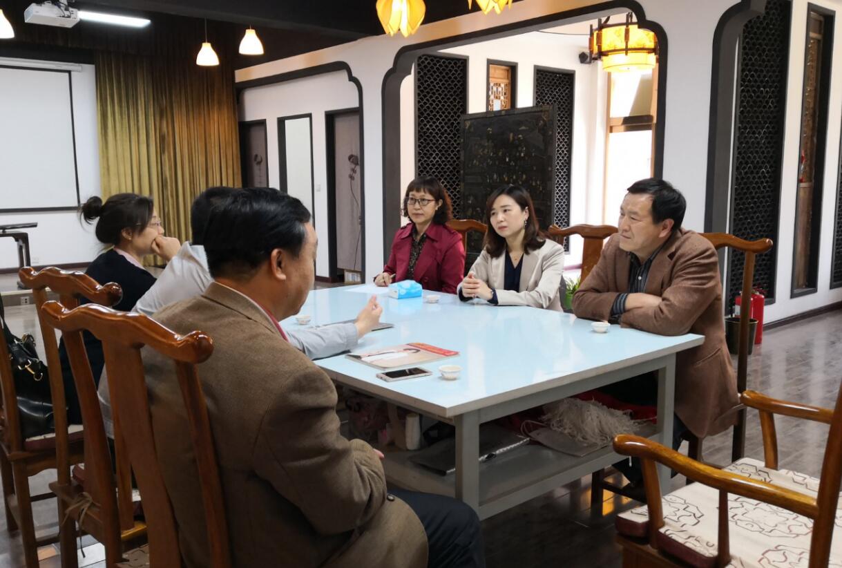 岜山集团参观纺织服装工程系开展校企深度合作洽谈