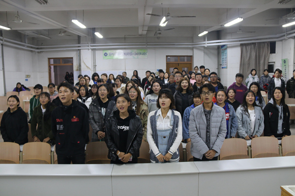 工商管理系开展“自强自立”道德讲堂活动