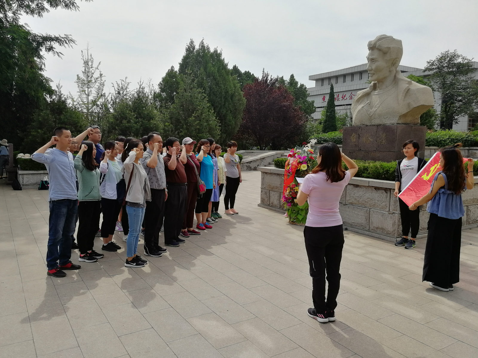 艺术设计系开展“学习焦裕禄精神，做合格党员”主题党日活动