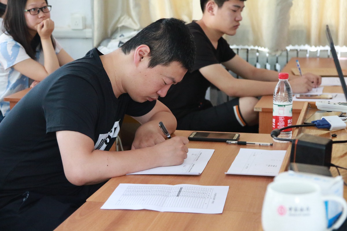 艺术设计系动漫专业2018届毕业设计答辩工作圆满结束