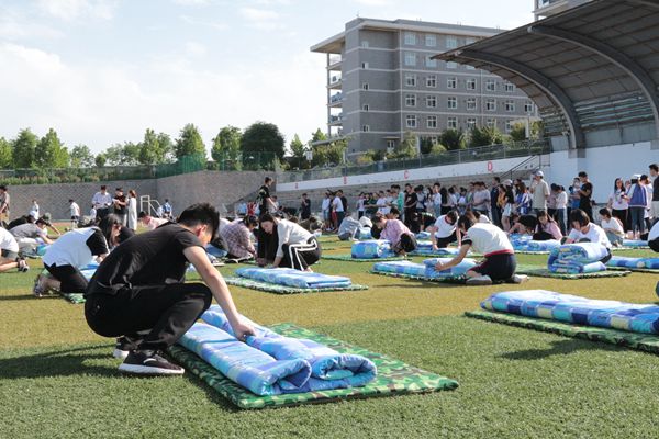 内务技能大比武,青春风采“叠”出来