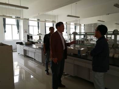 学院党委委员、副院长张玉惕莅临淄博市纺织染色工职业技能竞赛现场指导工作