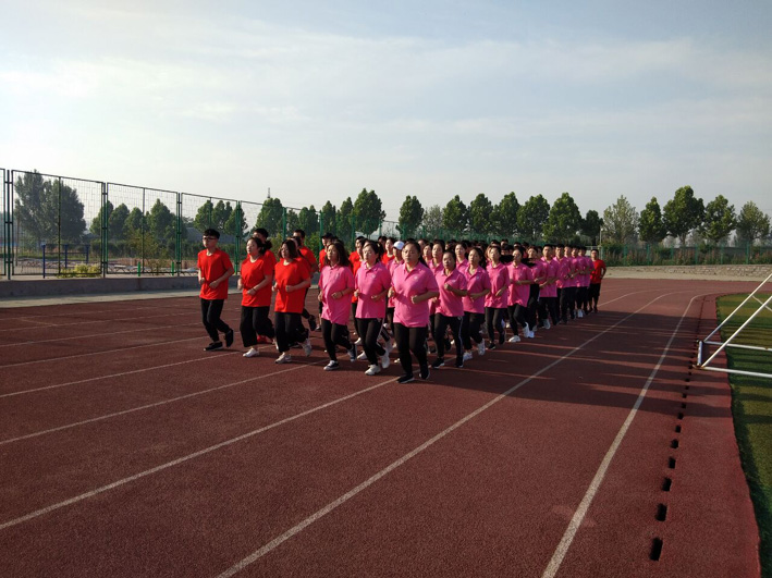 学生工作处组织开展早操比赛活动