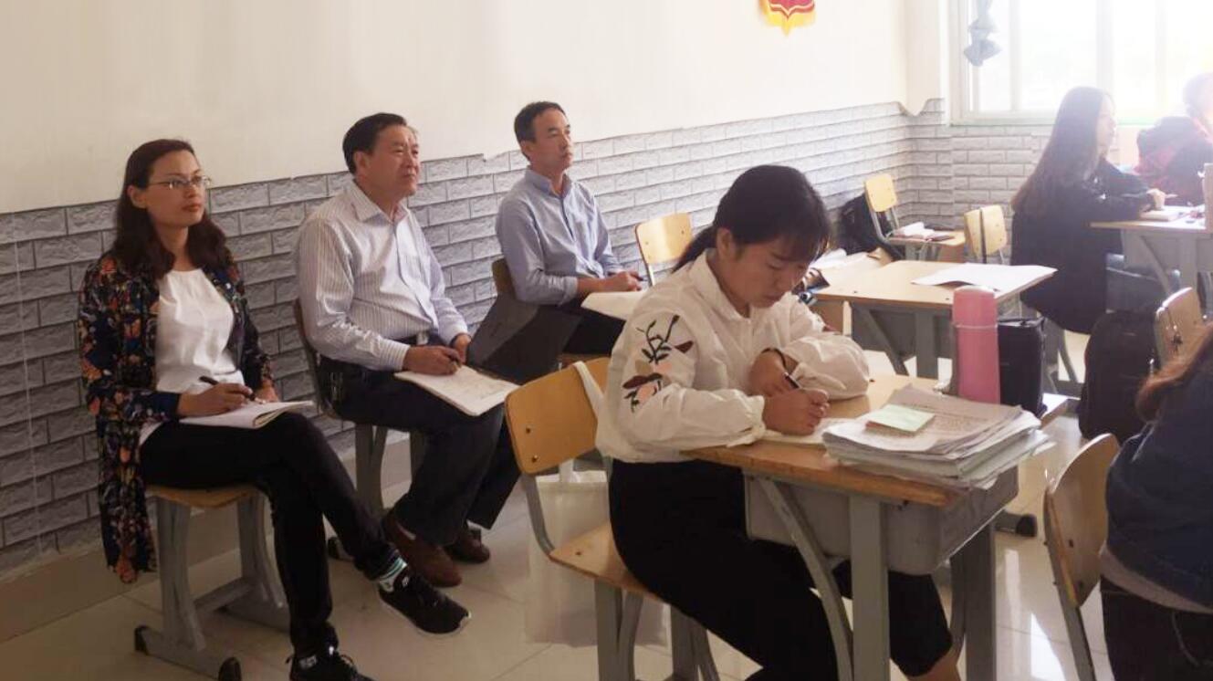 新学期随堂听课 促进常态课优质化 ——纺织服装工程系随堂听课纪实