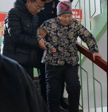 “弘扬雷锋精神 争做新时代青年”