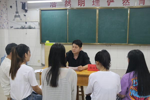 工商管理系“企业文化进校园活动”系列报道(二)