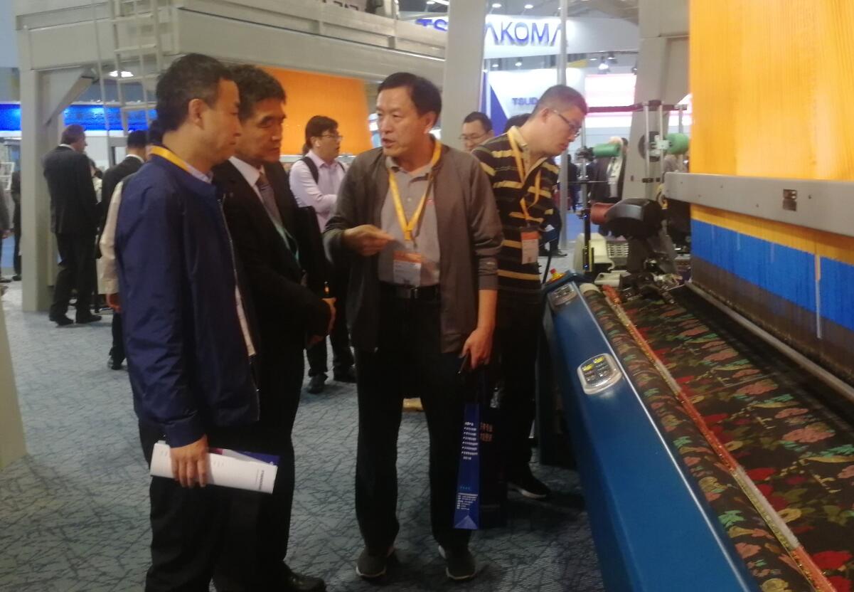 纺织服装工程系开展纺织服装公共实训基地建设调研活动