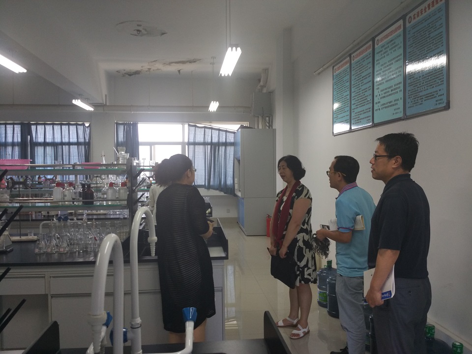 轻化工程系召开专业教学研究现场会