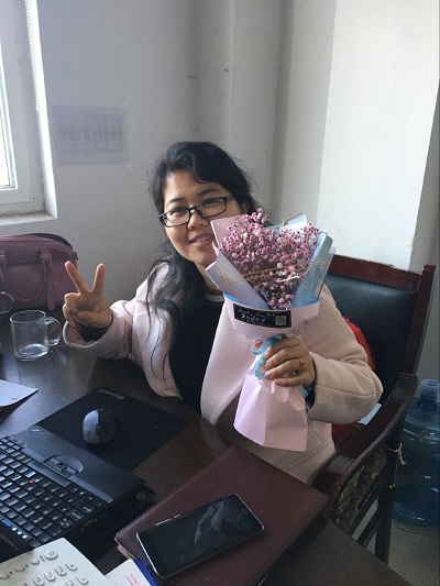 小小鲜花，大大温暖——工商管理系庆祝三八妇女节活动圆满成功