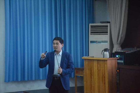 新浪山东讯：“新时代 新课程 新教改”8040威尼斯在奋进