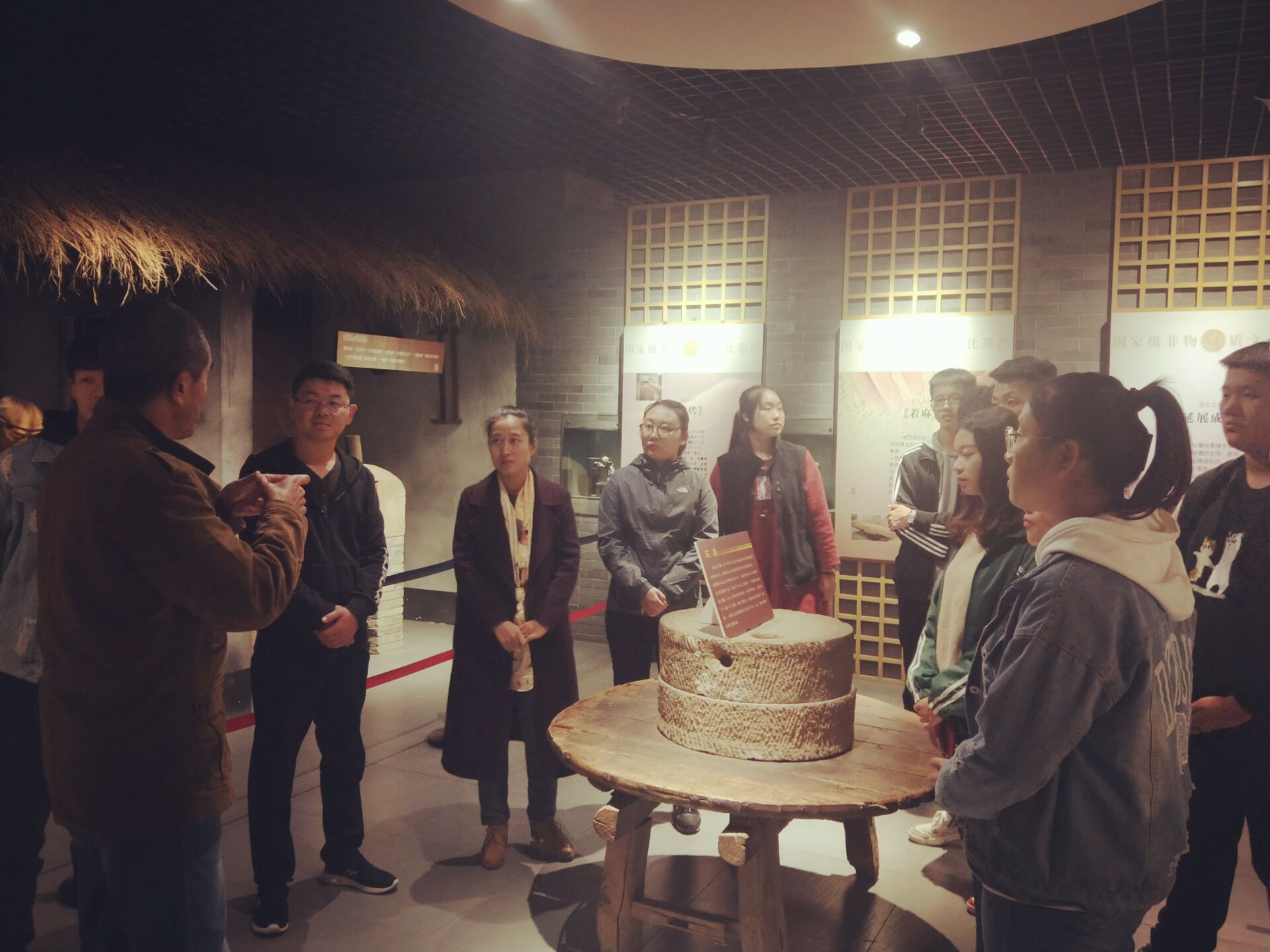 走近非物质文化遗产参观周村烧饼博物馆