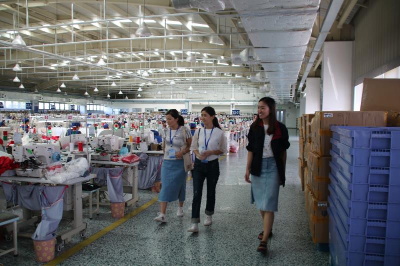 纺织服装工程系教师走访安莉芳（山东）服装有限公司